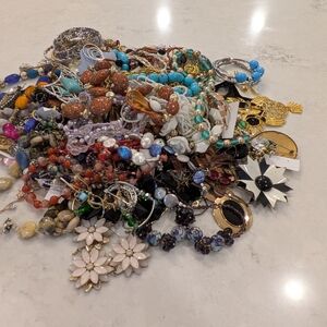 Chic Multi-Color Mixed Collection Used In Excellent Condition 3.5 Lb